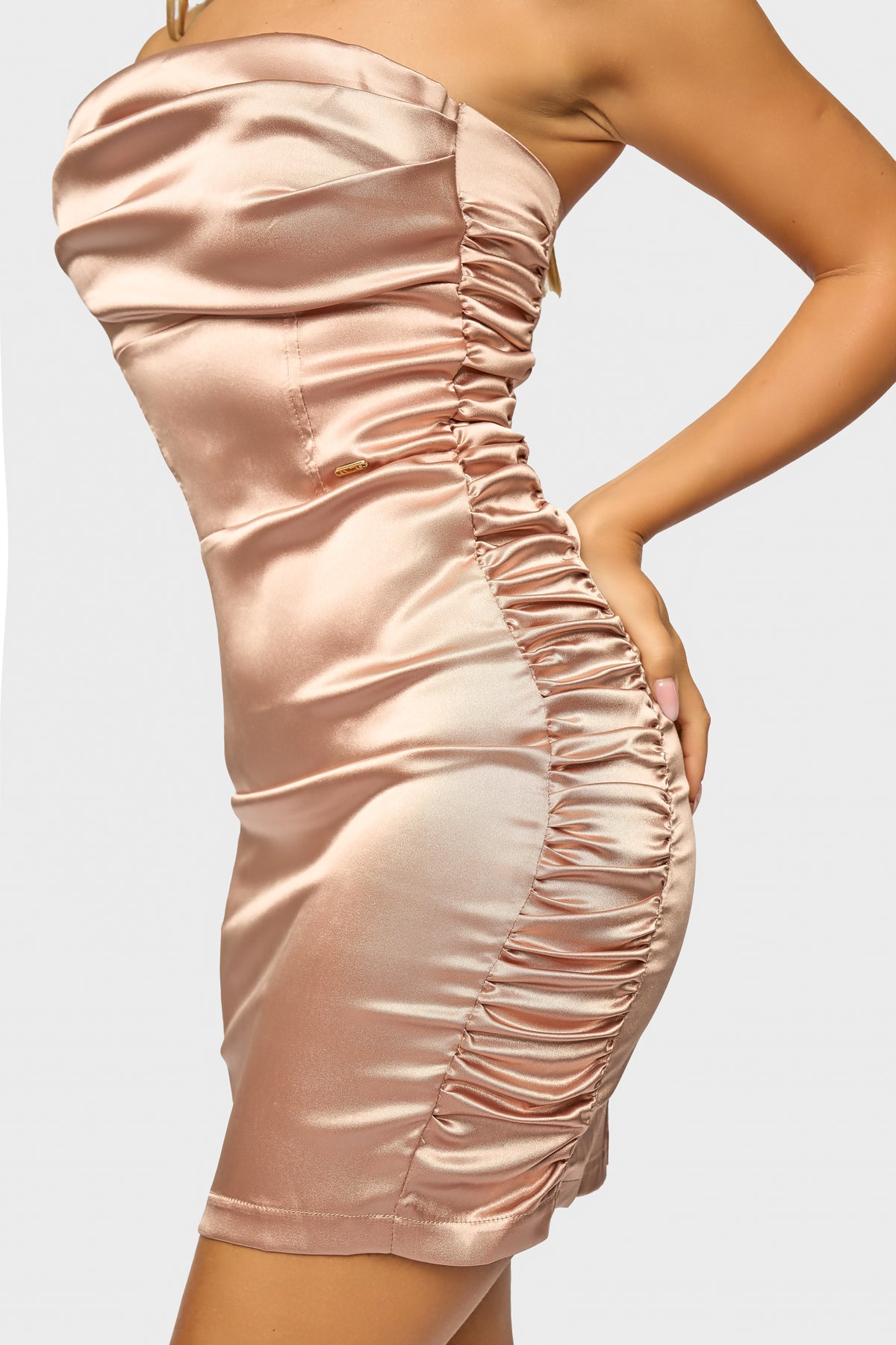 Anitas Heartbreaker Dress - Rose Gold